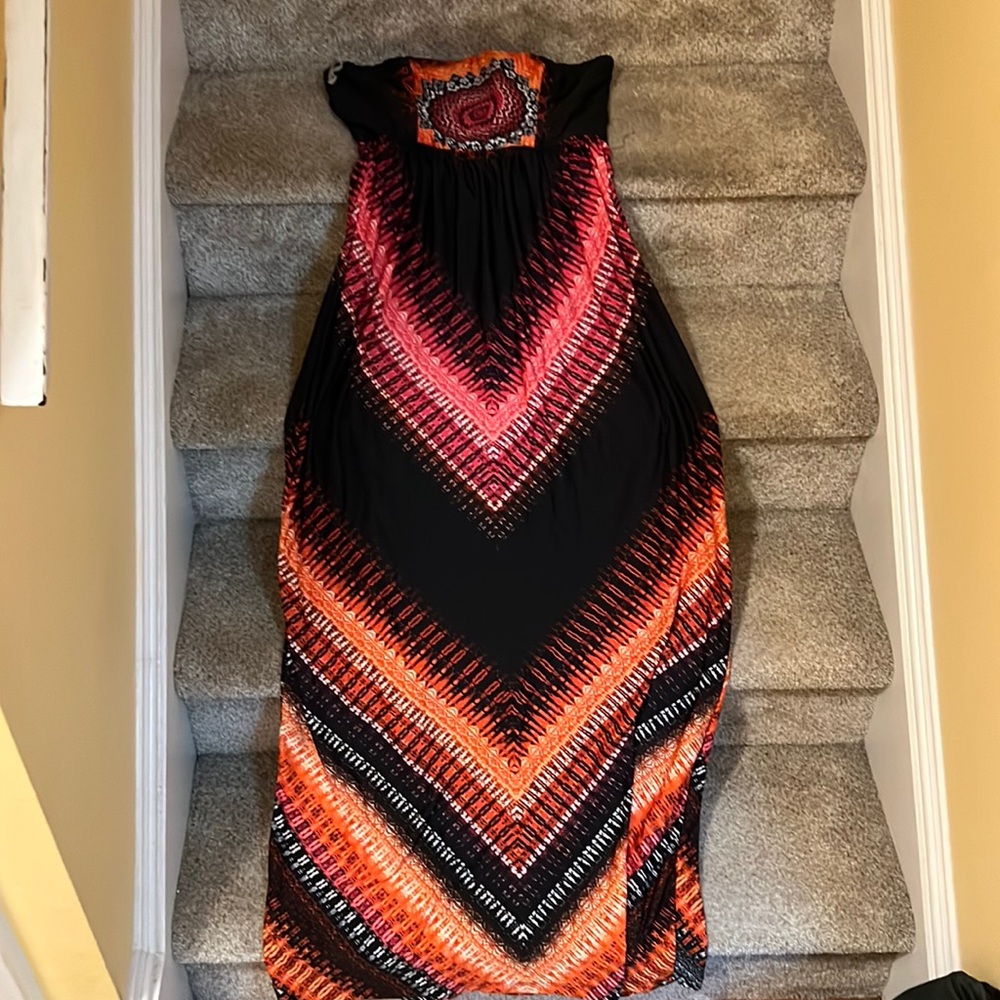 Maxi dress with cut out on back